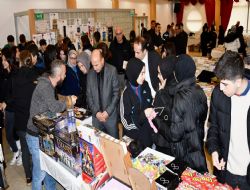 Alt�nova 2. Kitap Fuar� kap�lar�n� a�t�