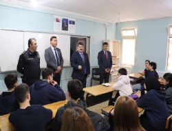 Emniyet M�d�r� G�z�m, ��rencilerle bulu�tu� Her zaman sizinleyiz