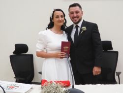 Alt�nova Belediyespor Antren�r� d�nya evine girdi