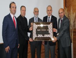 �pekyolu Belediyeleri, Alt�nova�da topland�