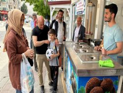 �Birileri, T�rkiye�yi eski kriz ortamlar�na s�r�klemek istiyor�