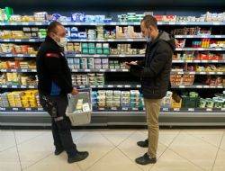 ALTINOVA DA MARKETLER MERCEK ALTINDA