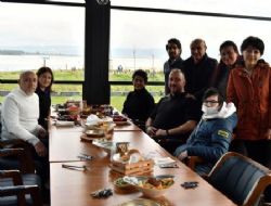 Ba�kan Oral, bas�n mensuplar�yla bulu�tu